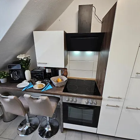 Apartment Exklusives Dachgeschoss-apartment: Zentral In Mit Highspeed-internet Kassel