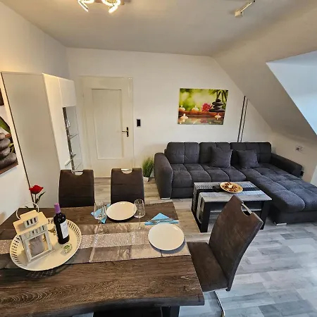 Apartment Exklusives Dachgeschoss-apartment: Zentral In Mit Highspeed-internet *