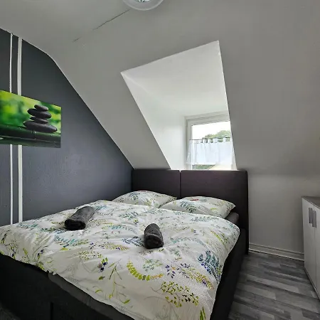 Apartment Exklusives Dachgeschoss-apartment: Zentral In Mit Highspeed-internet *