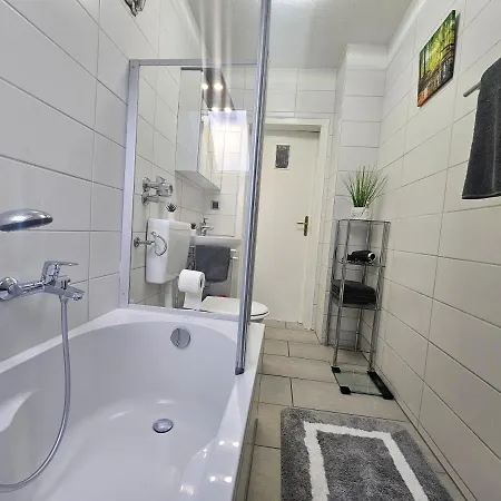 Exklusives Dachgeschoss-apartment: Zentral In Mit Highspeed-internet * Kassel