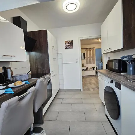 Exklusives Dachgeschoss-apartment: Zentral In Mit Highspeed-internet Apartment Kassel
