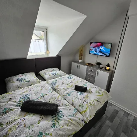 Apartment Exklusives Dachgeschoss-apartment: Zentral In Mit Highspeed-internet