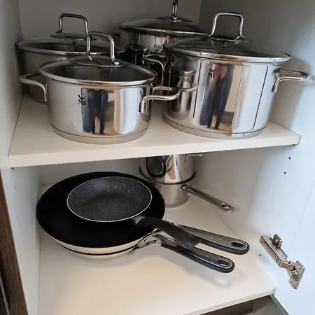 Exklusives Dachgeschoss-apartment: Zentral In Mit Highspeed-internet Apartment