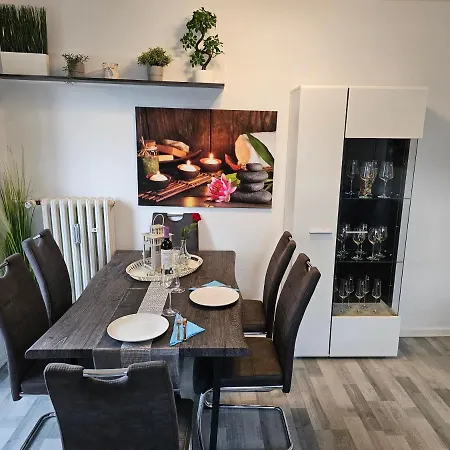 Exklusives Dachgeschoss-apartment: Zentral In Mit Highspeed-internet * Kassel