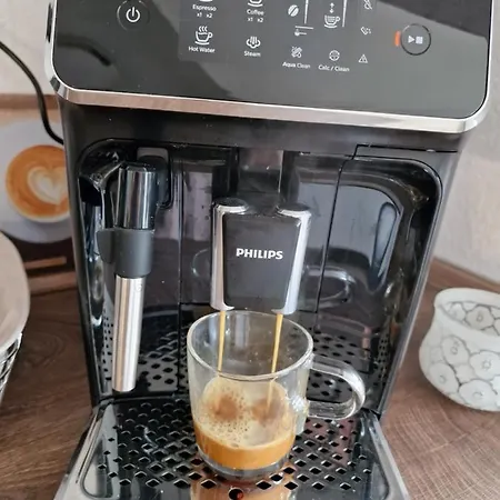 Exklusives Dachgeschoss-apartment: Zentral In Mit Highspeed-internet Apartment Kassel