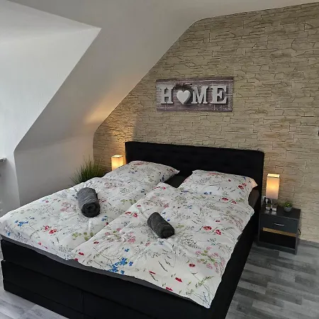 Apartment Exklusives Dachgeschoss-apartment: Zentral In Mit Highspeed-internet